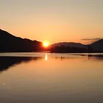 6 Person In Gullesfjord