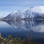 6 Person In Gullesfjord בית נופש