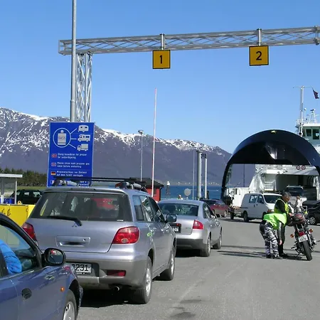 6 Person In Gullesfjord בית נופש Flesnes