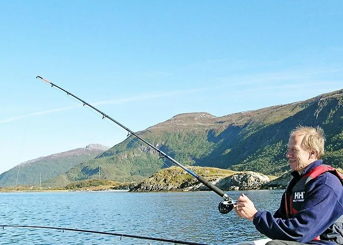 6 Person In Gullesfjord